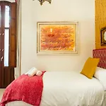 Colorful And Authentic Duplex In Appartement Sevilla