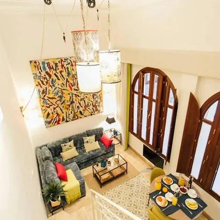 Apartmán Colorful And Authentic Duplex In *